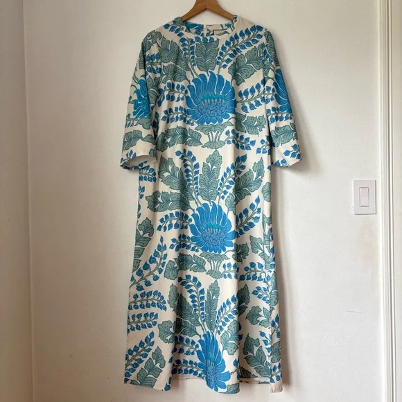 Tuckernuck Floral Blue and White Long Sleeve Dress - Picture 2 of 13